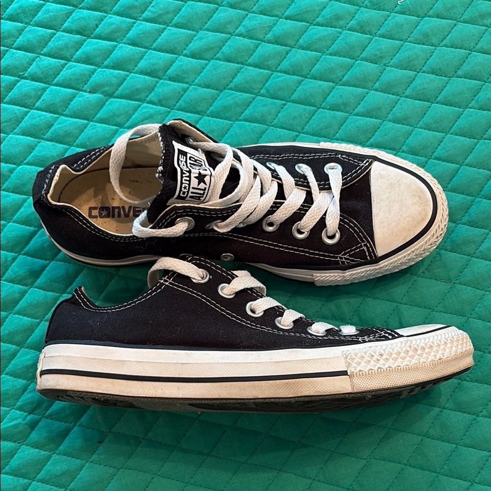 5 for $35- Converse Black and White Athletic Shoes M/5 W/7